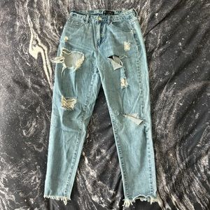 MISSGUIDED Riot High Rise Mom Jeans Women's 6 Regular Blue Denim Light Wash